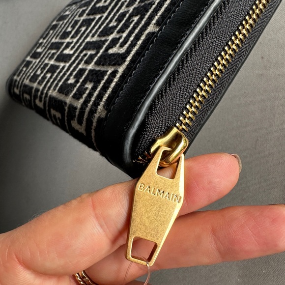 New Balmain 1945 zip around wallet clutch - Picture 6 of 8